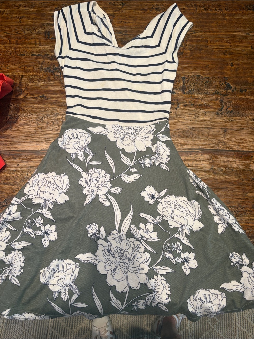 Market & Spruce Cream and Navy Striped and floral dress! With an open back detai
